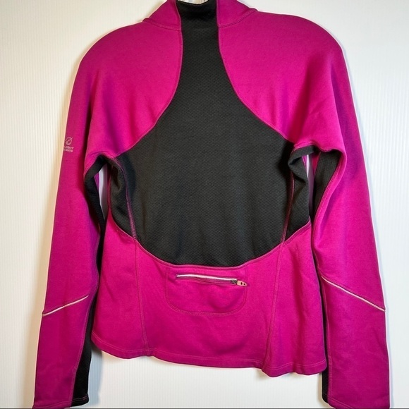 THE NORTH FACE 1/4 zip top with zipper pocket on back. Magenta/black Medium - Picture 6 of 8